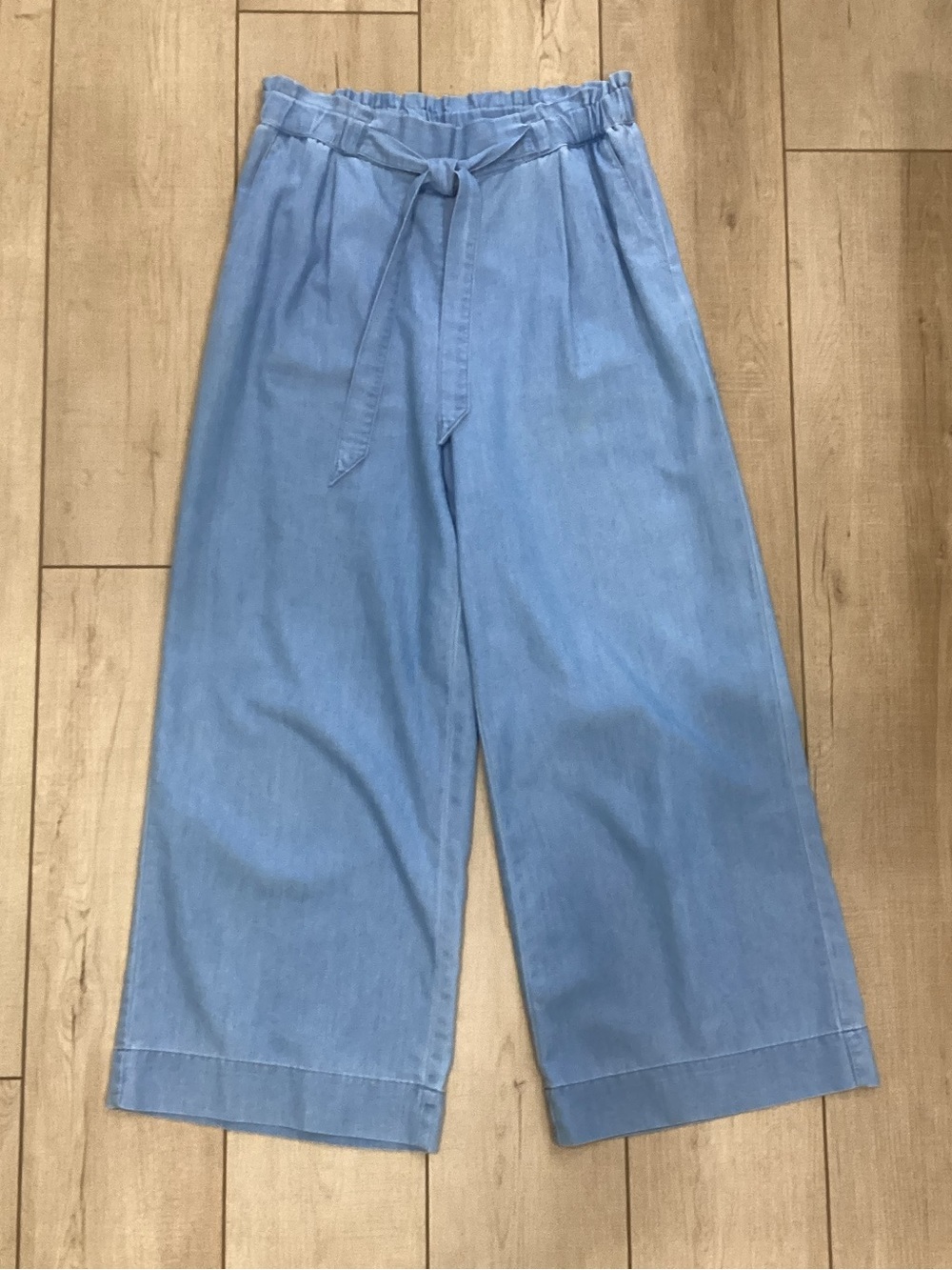 H&M Paper Bag Style Cropped Pants Size 6